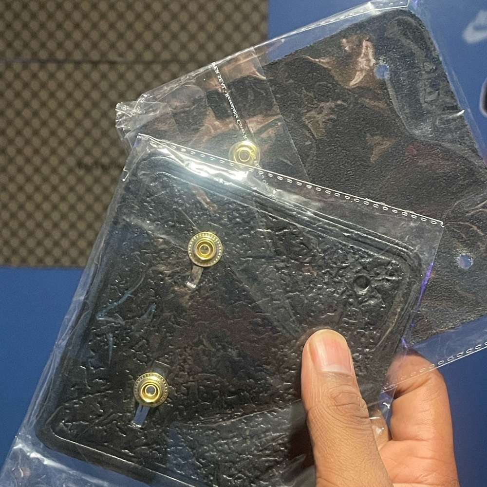 WWE BELT WALL MOUNT HANGERS (PACK OF 2)